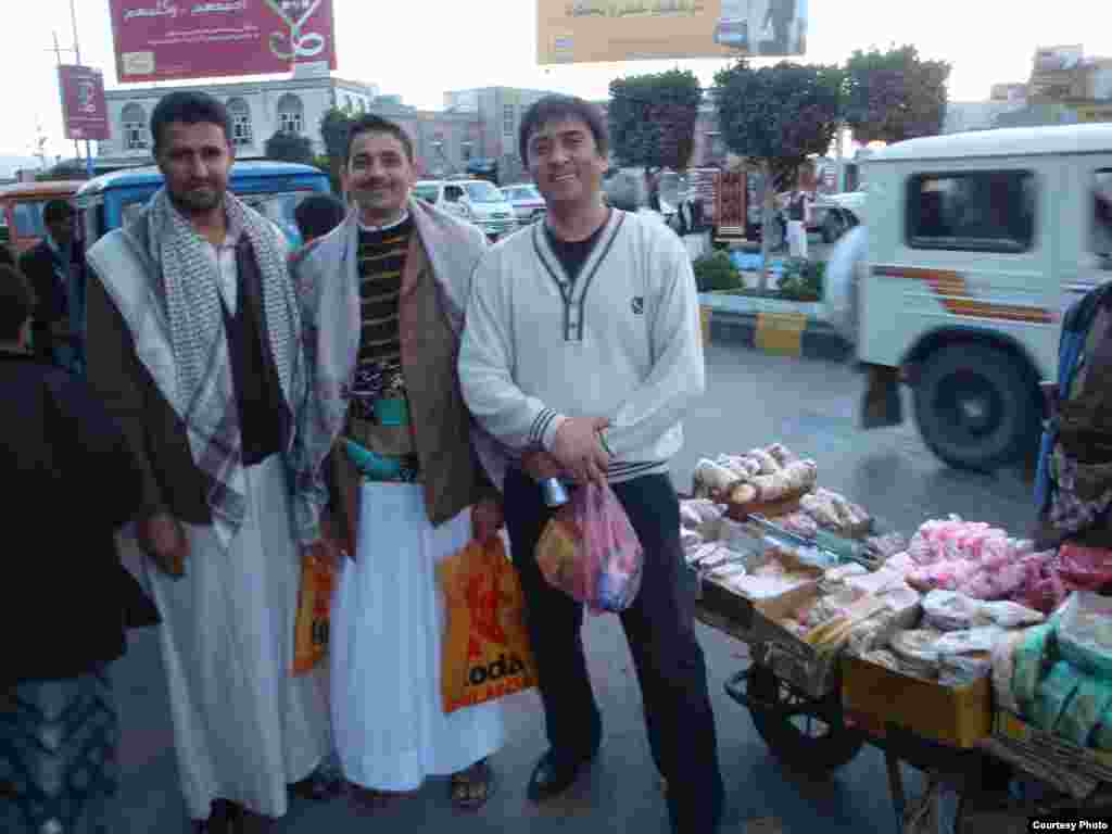 Азыркы Йемендеги турмуш. Дүйшөн Шаматов жиберген сүрөттөрдөн. 4-сүрөт. - “Азаттыктын” окурманы, илим доктору Дүйшөн Шаматов Йеменден “Окурмандын кат куржунуна” жиберген сүрөттөр. 2011-жылдын 17-февралы. 4-сүрөт.
