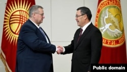 Алексей Оверчук жана Садыр Жапаров.