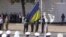 На Софіївській площі в Києві підняли Державний прапор