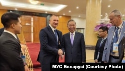 25 кастрычніка, Ханой. Іван Кубракоў і То Лам.