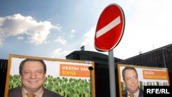 Пародийные предвыборные плакаты на агитацию социал-демократов в Чехии.