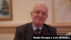 Kosovar activist Adem Demaci (file photo)