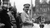 Троцкий на Красной площади, 1920-е годы
