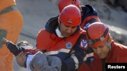 Амалиёти наҷот дар шарқи Туркия идома дорад...