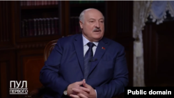 Аляксандар Лукашэнка падчас інтэрвію Сайману Шустэру, 25 ліпеня 2025 году, прынт-скрын з афіцыйнага відэа.