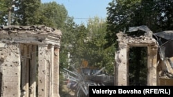 Наслідки одного з попередніх ударів по Кам'янському, Дніпропетровська область