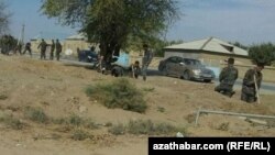 Maryda arassaçylyk işlerine çekilen esgerler