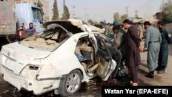 الیاس داعی خبرنگار رادیو آزادی در هلمند در اثر انفجار ماین مقناطیسی بر موترش جان باخت. 