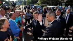 Президент Франции Эммануэль Макрон после голосования во втором туре парламентских выборов, 18 июня 2017 года