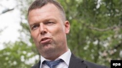 Александр Гуґ закликає сторони на Донбасі дотримуватися «шкільного перемир’я», оголошеного з 00:01 29 серпня