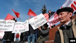 Митинг в поддержку депутата Омурбека Текебаева в Бишкеке. 27 февраля 2017 года.