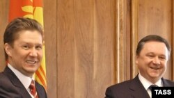 Алексей Миллер, раиси ширкати «Газпром» ва Игор Чудинов, нахуствазири Қирғизистон, ҳини вохурӣ дар Бишкек