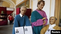 Воскові фігури Володимира Путіна, Анатолія Собчака і Михайла Горбачова в музеї. Санкт-Петербург, лютий 2015 року
