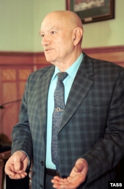 Леонид Аринштейн