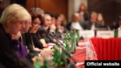 Ýewropada Howpsuzlyk we Hyzmatdaşlyk Guramasynyň adam hukuklary boýunça ýyllyk maslahatynyň iş dowam edýär, Warşawa.