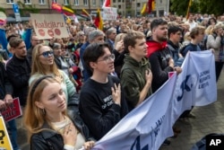 Акцыя пратэсту праходзіла ў час, калі ў Сейме галасавалі за прызначэньне новай прэм'еркі