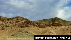 Кыргыз-тажик чек ара аймагындагы Ак-Сай айылы.