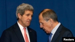 Джон Керрі (л) і Сергій Лавров (п) на зустрічі в Римі, 6 березня 2014 року