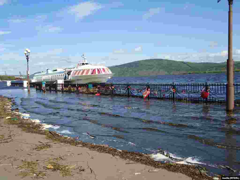 Амур елгасы Комсомольски янында