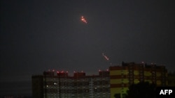 Ілюстраційне фото. Робота протиповітряної оборони зі збиття російських дронів, Київ, 7 вересня 2025 року