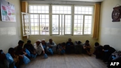 افراد مصاب به HIV همواره از برخورد تبعیض آمیز در جامعه رنج میبرند.