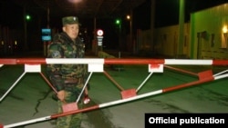 Чек ара өтмө бекети. 