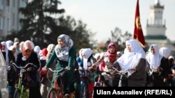 Хижабчан кыз-келиндердин аялдар арасындагы оорууларды алдын алууга жана дени сак жашоого үндөгөн акциясы. 5-ноябрь, 2013-жыл