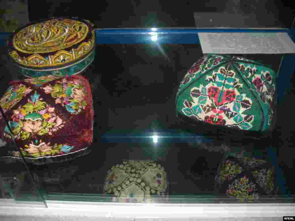 Намоишгоҳ дар осорхонаи Беҳзод #11