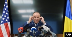 Генерал Філіп Брідлав під час свого офіційного візиту до Києва. 26 листопада 2014 року