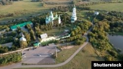 Православний Лубенський (Мгарський) Спасо-Преображенський монастир, у якому освячувались гетьмани України. Був заснований поряд із містом Лубни у 1619 році