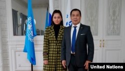 Манижа (Манижа Сангин) и глава представительства УВКБ ООН в России Ванно Нупек