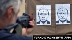 Мішень у вигляді портрету президента Росії Володимира Путіна на стрільбищі у Львові, 31 серпня 2014 року