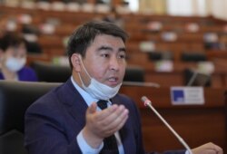 Жанарбек Акаев.