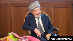 Индус Таһиров