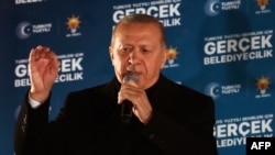 Ռեջեփ Թայիփ Էրդողանը ելույթ է ունենում «Արդարություն և զարգացում» իշխող կուսակցության կենտրոնակայանում, Անկարա, 1 ապրիլի, 2024թ.