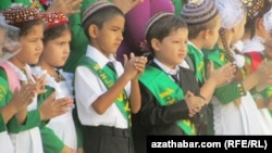 1-nji synp okuwçylary. Aşgabat. 2011 ý.