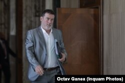 Demeter Istvan înaintea unei ședințe de guvern în 2022.