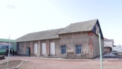 Как выживает джумгальский театр, здание которого разваливается