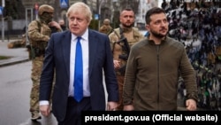 Ուկրաինայի նախագահ Վլադիմիր Զելենսկին և Բրիտանիայի վարչապետ Բորիս Ջոնսոնը շրջում են Կիևում, 9-ը ապրիլի, 2022թ.