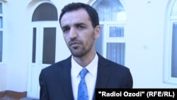 Абдуазим Абдуваҳҳоб, рӯзноманигори тоҷик.