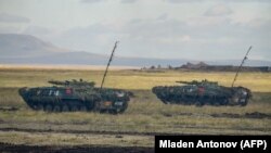 Кытайдын танктары Владивостоктогу аскердик машыгууда, 13-сентябрь 2018-жыл.