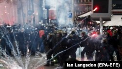 Столкновения в Париже 5 декабря