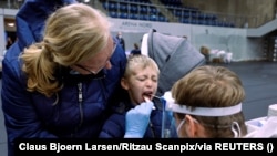 Словаччина запроваджує обов’язкові тести на COVID-19 на кордоні з Україною