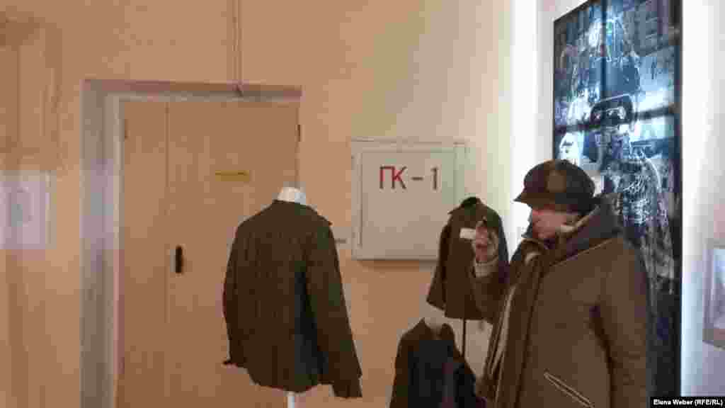 Выставка &quot;Архипелаг КАРЛАГ&quot;, автором идеи которой выступил профессор Нурлан Дулатбеков, продлится до 10 декабря 2017 года в Карагандинском областном музее изобразительного искусства.