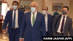 Կատար - Աֆղանստանի հարցով ԱՄՆ հատուկ ներկայացուցիչ Զալմայ Խալիլզադը ժամանում է Դոհայի հյուրանոց՝ մասնակցելու բանակցություններին, 20-ը օգոստոսի, 2021թ.