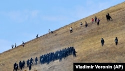 Алмазбек Атамбаевди кармоо боюнча операциянын жүрүшүнөн. 