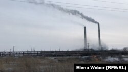 Теміртау қаласындағы "АрселорМиттал Теміртау" компаниясы металлургия комбинатының жылу электр орталығы. Көрнекі сурет.