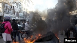 Дар тазоҳуроти рӯзи душанбе дар Эрон як нафар аз мӯътаризон кушта шуд