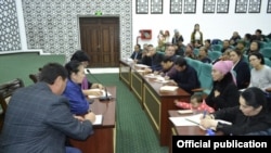 Зомин туманига борган собиқ Хотин-қизлар қўмитаси раиси Элмира Боситхонова билан учрашув, 8 декабрь, 2019 йил