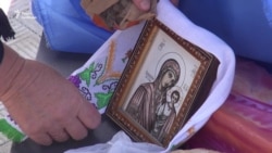 Панахида на Донеччині: матері загиблих бійців зі сльозами звернулися до політиків (відео)